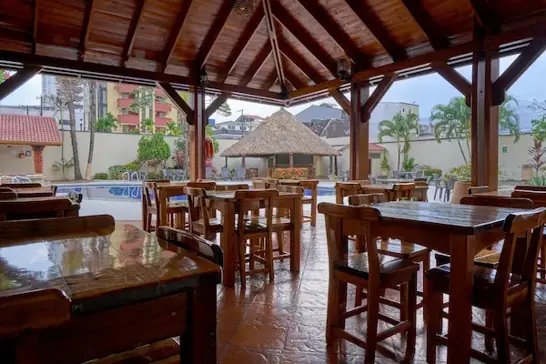 Restaurante del Hotel María Gloria con cocina regional e internacional
